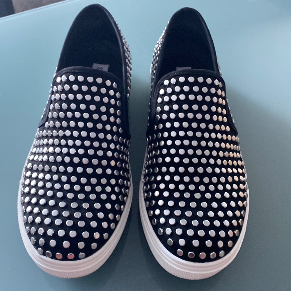 Steve Madden Slip on rivet shoes size 7.5